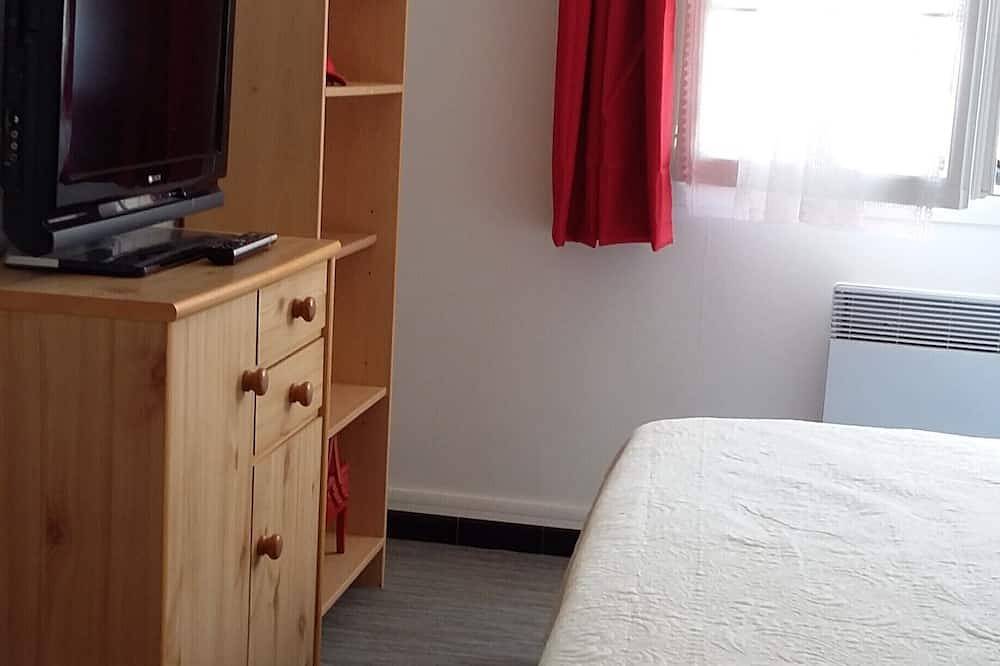 Lieu idéal pour se ressourcer, rue privée calme, foret 2mn, plage 10mn à pied in Notre-Dame-de-Monts, Vendée