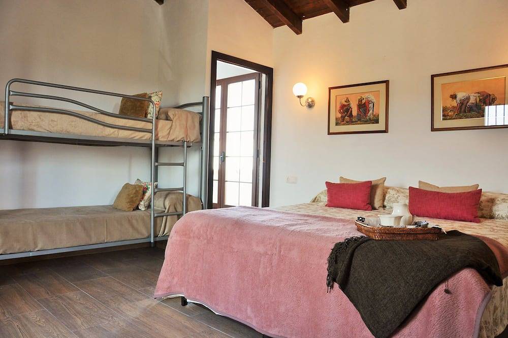 Finca La Carraca, in the center of Andalusia, Malaga. in Archidona, Province de Málaga