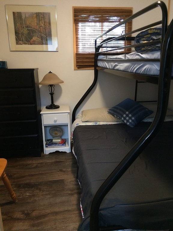 Nettes Vierjahreszeitenhäuschen Mit Sandstrand Auf See Muskoka in Muskoka