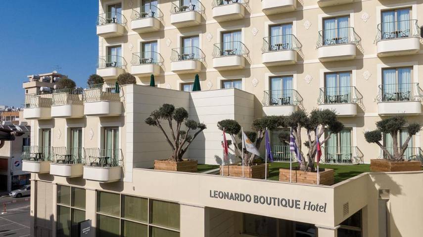 Hotel dla 3 osób, z balkon i basen oraz widok, zwierzęta dozwolone w Larnaka