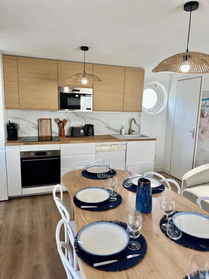 Chalet Sybille, front de mer 1ère Ligne clim avec draps et ménage final inclus in Plage des Chalets, Gruissan