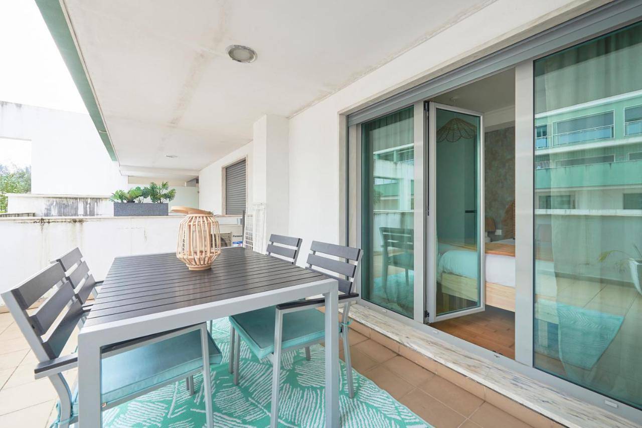 Apartamento inteiro, Apartment with Private Terrace & Car Garage in Benfica, Lisboa