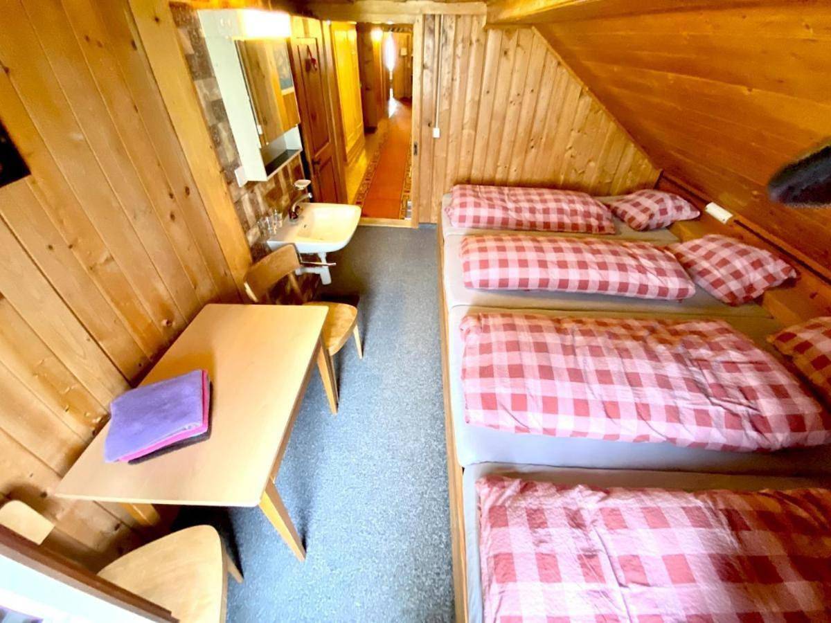 Twin Room with Shared Bathroom in Gersau, Lac des Quatre-Cantons