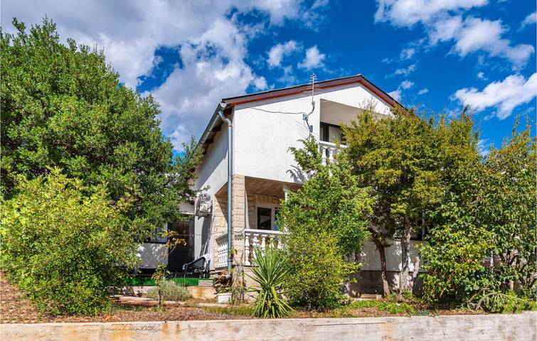 Ferienhaus für 4 Personen, mit Garten in Maslenica
