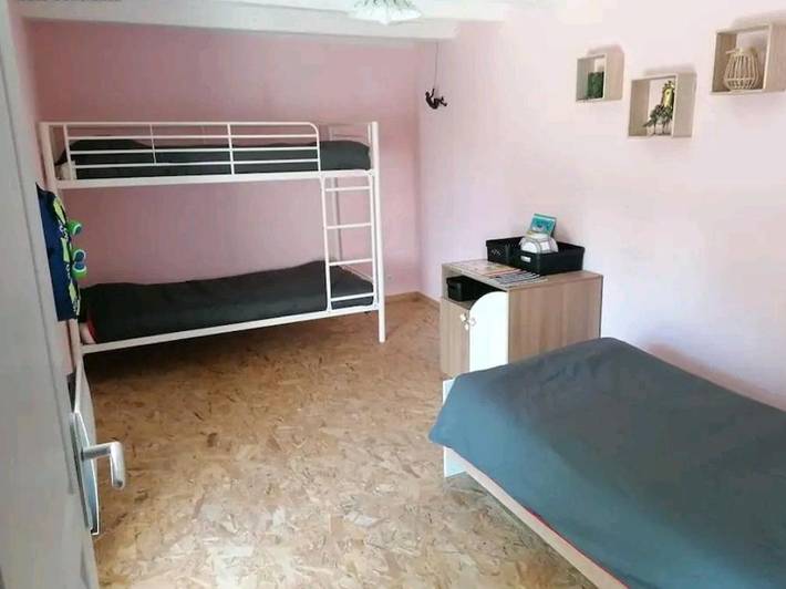 Gîte pour 7 personnes, avec jardin et jacuzzi, animaux acceptés à Pleine-Fougères - 3