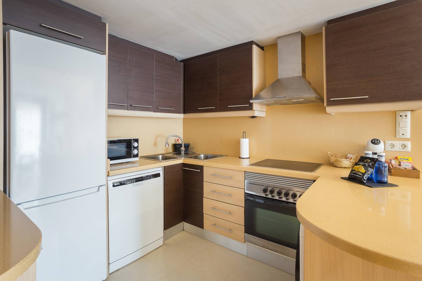 Apartamento entero, Apartamento 'Mestre Denia Centro' con Wi-Fi y aire acondicionado in Dénia, Costa Blanca