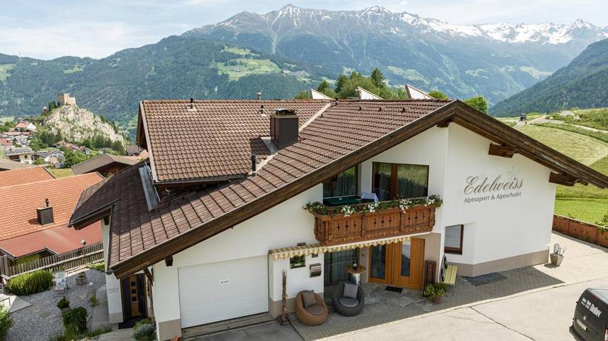 Vakantieappartement voor 3 personen, with Balkon and Terras as well as Uitzicht in Ladis