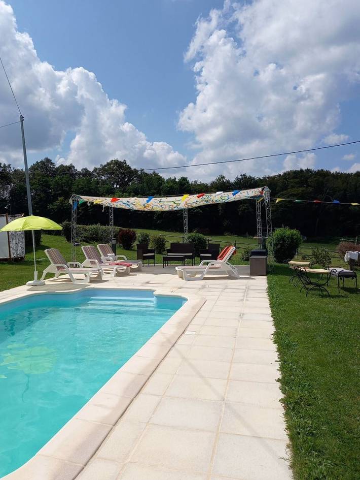 Gîte pour 3 personnes, avec terrasse ainsi que jardin et piscine dans Gilly-sur-Loire
