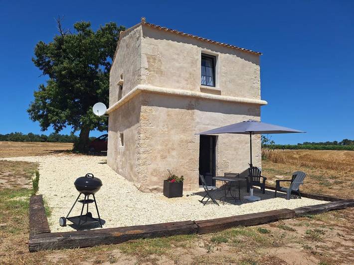 Location de vacances pour 2 personnes, avec vue ainsi que jardin et terrasse, animaux acceptés à Saint-Bonnet-sur-Gironde - 3