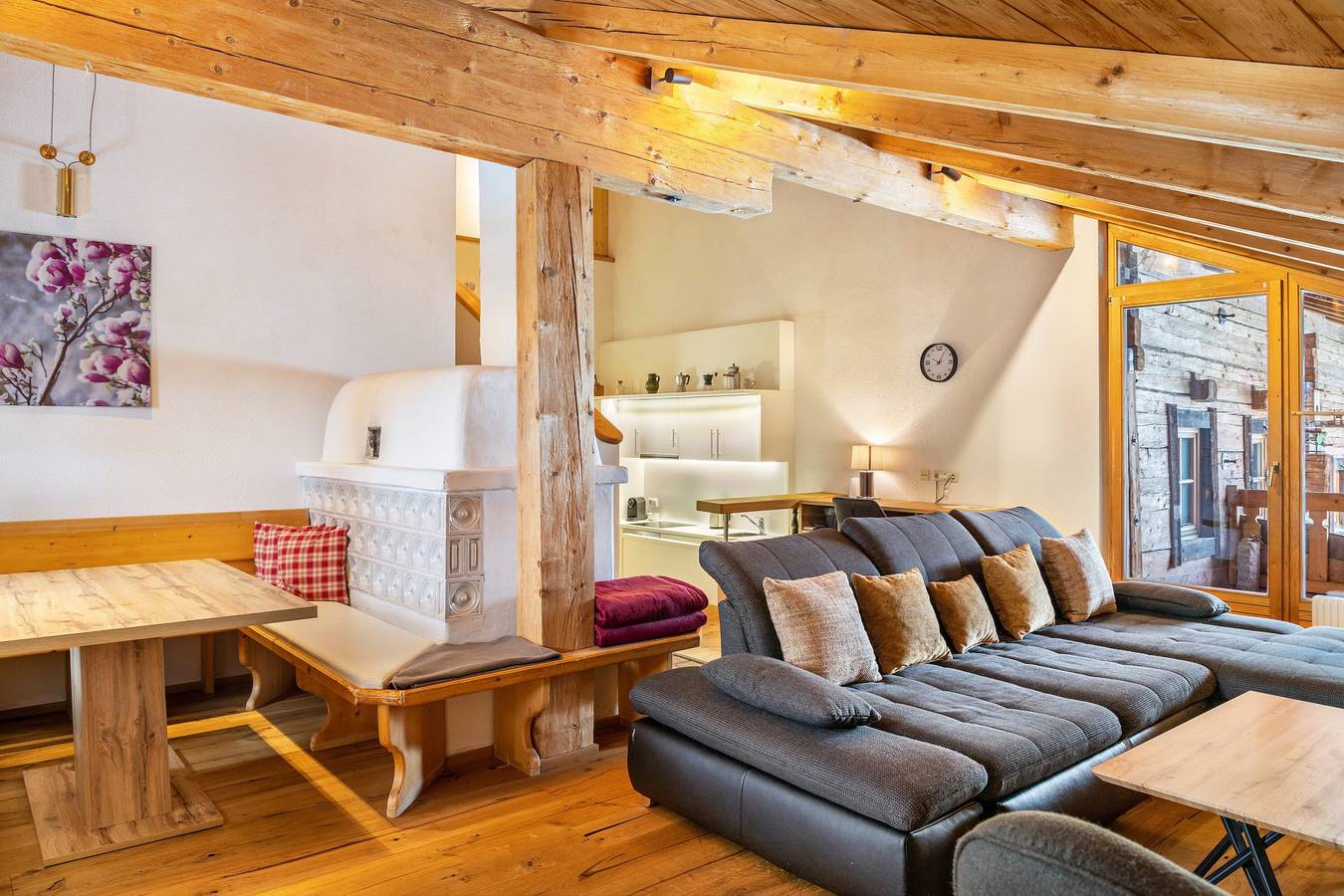 Apartamento inteiro, Apartamento 'Kracherlemoos' com vista para a montanha, terraço partilhado e acesso Wi-Fi in Seefeld in Tirol, Innsbruck-Land