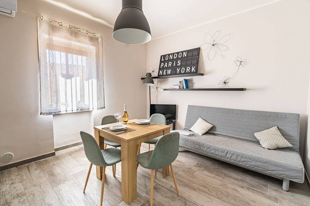 Entire apartment, Guesthost - Lovely Apartment in Barletta in Barletta, Via Francigena