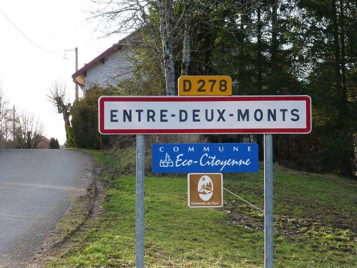 Gîte pour 6 personnes avec terrasse in Entre-deux-Monts, Parc naturel régional du Haut-Jura
