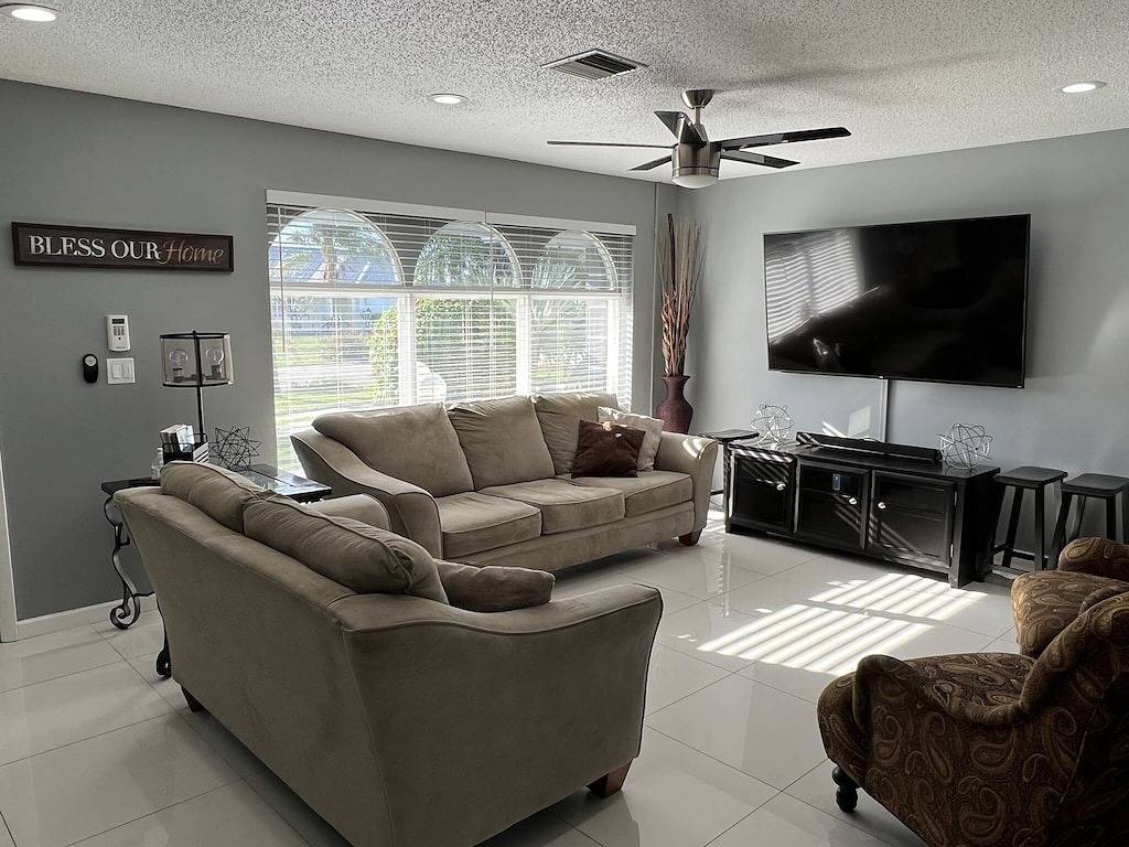 Wunderschöne zeitgenössische 3/2 Pool Haus w / 2 Garage in Port St. Lucie, St. Lucie County