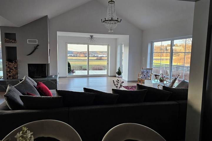 Villa für 8 Personen, mit Whirlpool und Garten sowie Terrasse - 1