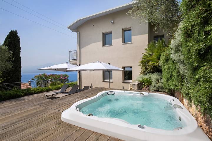 Villa mit pool für 12 Personen, mit Garten und Seeblick sowie Balkon in Torri del Benaco - 4