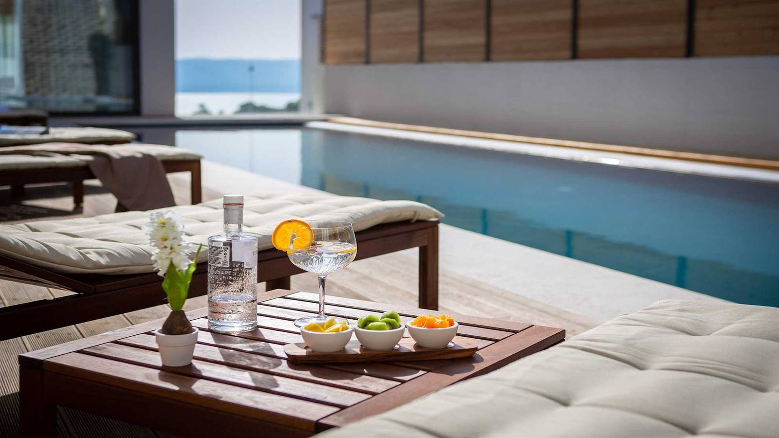 Villa Senzea - beheizter Pool, Fitnessraum, Sauna, Whirlpool und herrlicher Meerblick in Marusici, Split-Dalmatien