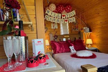 Log Cabin for 2 People in Loch Lomond, Stirling region, Photo 4