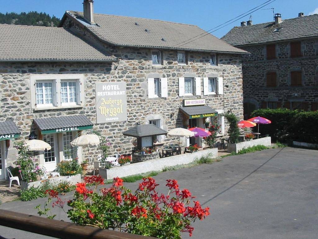 Single Room with Shared Bathroom (1 or 2 adults) in Champclause, Mézenc