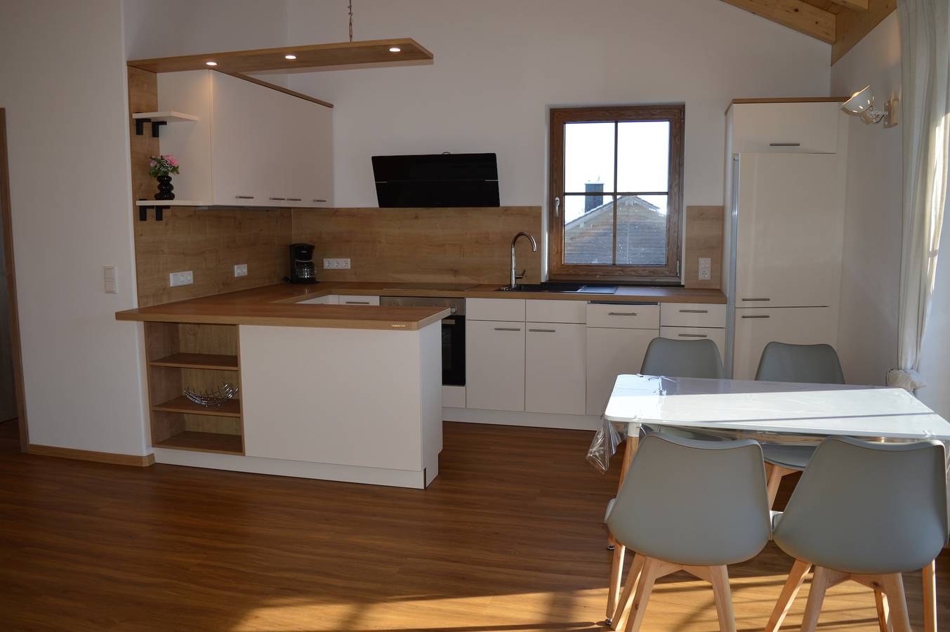 Ganze Ferienwohnung, Ferienwohnung bei Familie Grundl - Idyllische Ferienwohnung mit moderner Ausstattung in Tacherting, Landkreis Traunstein