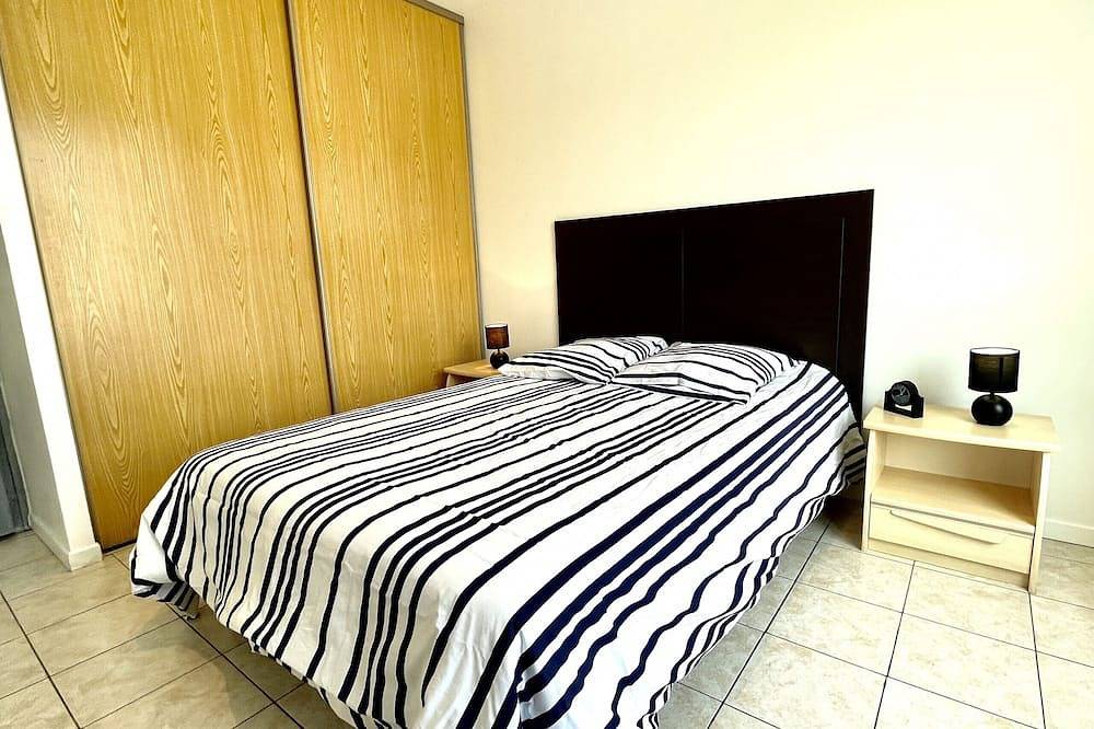 Entire apartment, Victor Hugo : Apartment 300 meters from the thermal baths in La Vôge-les-Bains, Épinal region