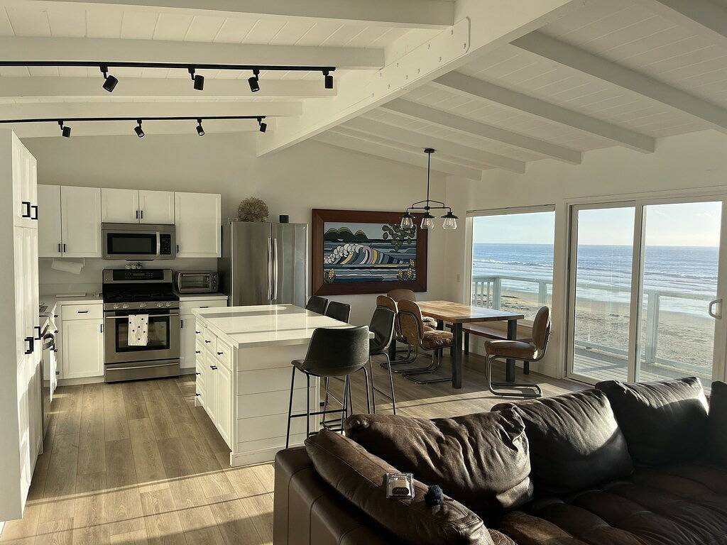 Oceanfront Cayucos Cottage on the sand in Cayucos, San Luis Obispo County