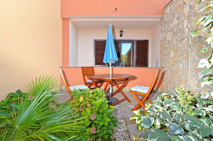 Ganze Wohnung, 1-Zimmer-Ferienwohnung mit Terrasse Stinjan, Pula A-20816-c in Stinjan, Pula