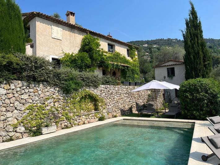 Appartement de vacances pour 2 personnes, avec piscine et terrasse ainsi que vue et jardin