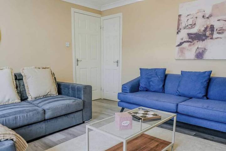 Vacation rental for 9 people, with yard in Livingston