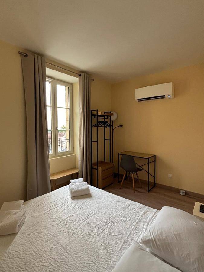 Gîte pour 2 personnes, avec Terrasse et Vue à Rieupeyroux