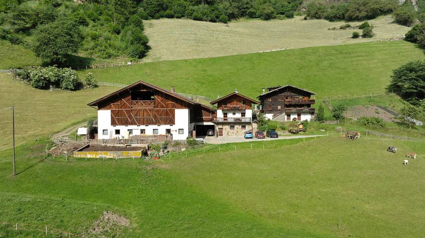 Ganze Wohnung, Ferienwohnung 'Ausser Brugghof Birgit' mit Bergblick, Gemeinschaftsgarten und Wlan in Katharinaberg, Schnals