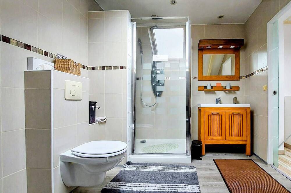 Nice home in Boissy le Châtel with swimming pool in Boissy-le-Châtel, Seine-et-Marne