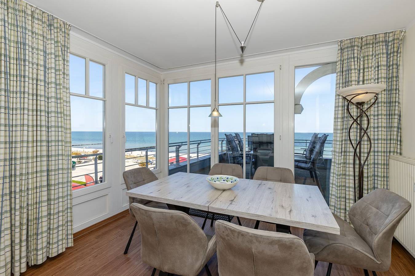 Ganze Wohnung, Ferienwohnung direkt an der Ostsee mit großem Balkon und einmaligem Meerblick! in Ostseebad Kühlungsborn, Kühlungsborn
