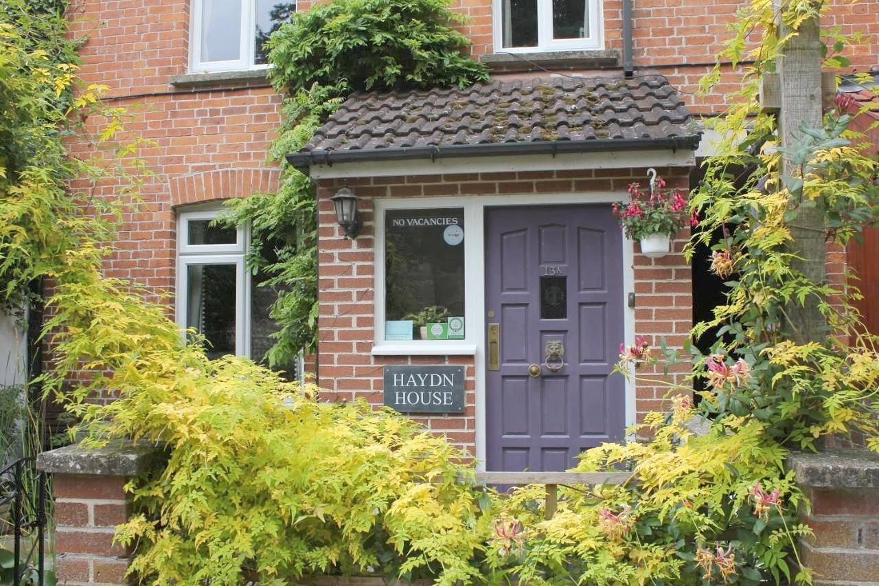 Double or Twin Room with Bathroom in Glastonbury, Somerset