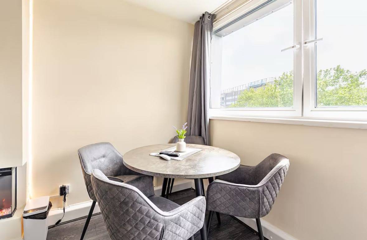 Ganze Ferienwohnung, Ferienwohnung für 3 Personen mit Balkon in Manchester, Greater Manchester