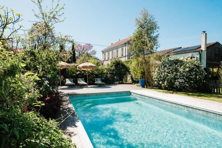 Location de vacances pour 6 personnes, avec Terrasse et Jardin ainsi que Piscine et Sauna à Landrais