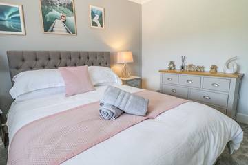 Log Cabin for 6 People in Lincoln, Lincolnshire, Photo 1