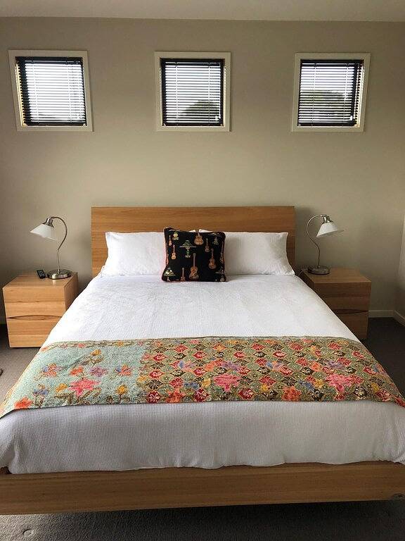 Holiday home for 8 people, with hot tub and garden in Jan Juc