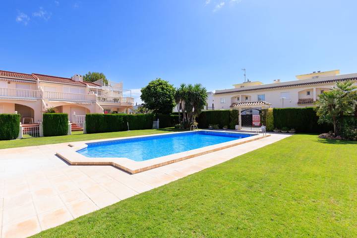 Ferienhaus für 8 Personen, mit Terrasse und Garten sowie Pool in Miami Platja - 2