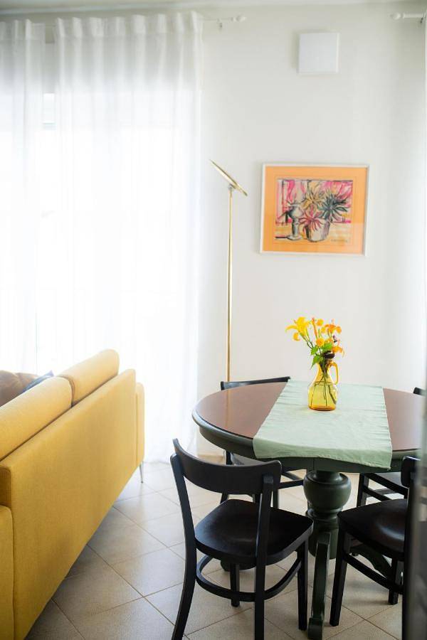 Villa pour 6 personnes, avec Balcon et Terrasse ainsi que Jardin et Piscine à Alba (Piemont)