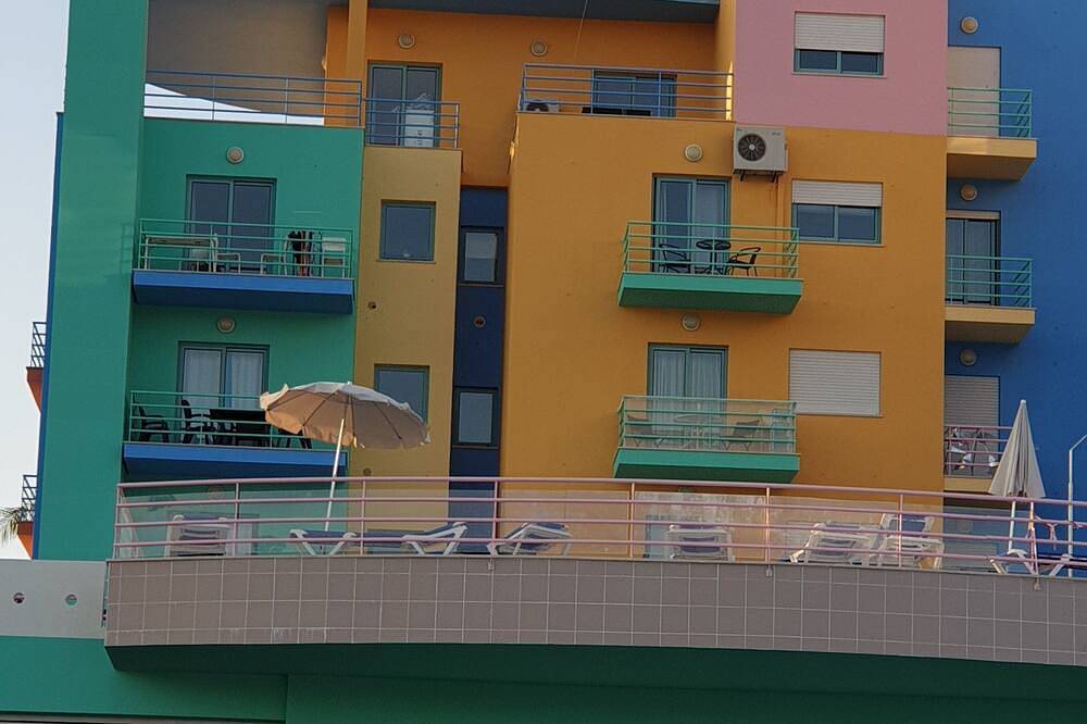 Entire apartment, Apartment In Albufeira Marina With 2 Bedrooms Only 800 Meters From The Beach in Albufeira, Faro District