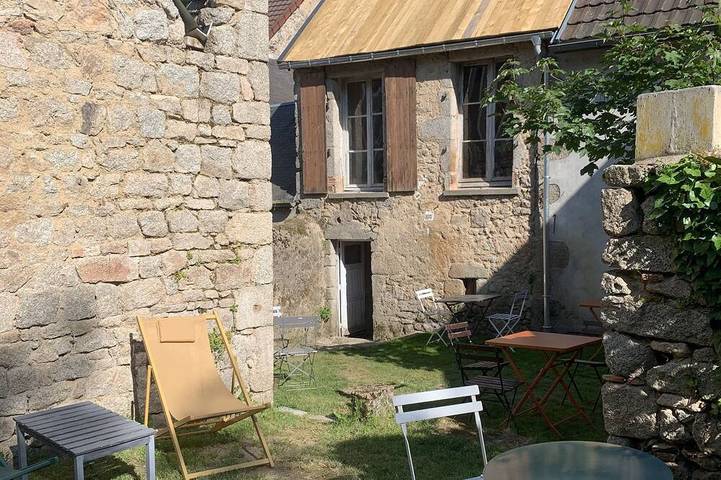 Chambre d’hôte pour 2 personnes, avec Terrasse et Jardin à Lormes