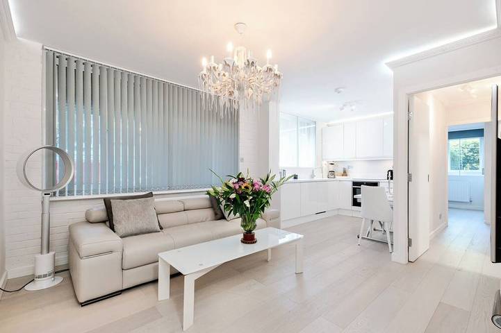 Vacation rental for 3 people, with yard and hot tub in Kensington and Chelsea