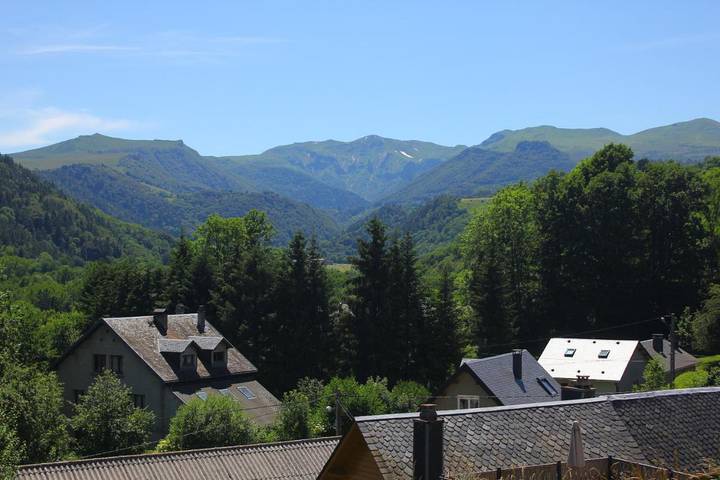 Location de vacances pour 7 personnes, avec vue à Chambon-sur-Lac - 4