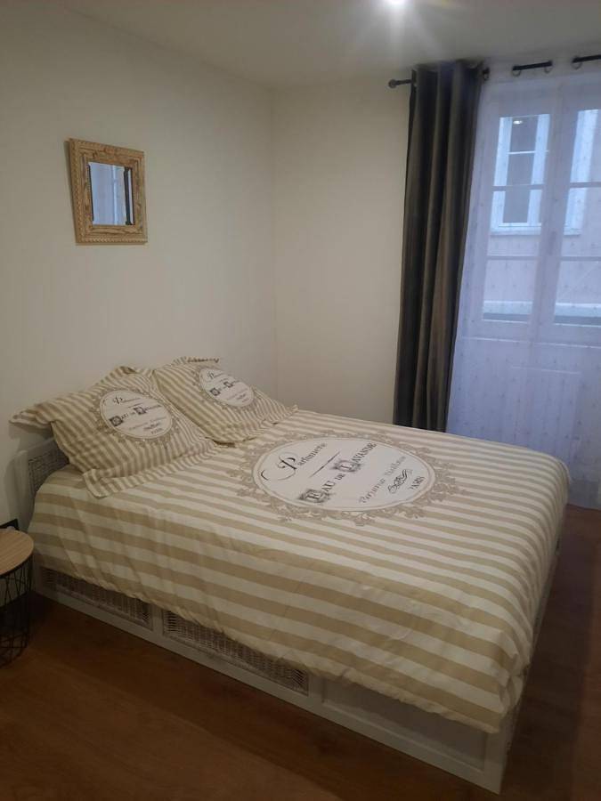 Appartement entier, One-Bedroom Apartment in Trévoux, Ain