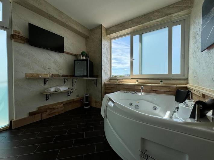 B&b per 2 persone, con idromassaggio e balcone nonché sauna in Montesilvano