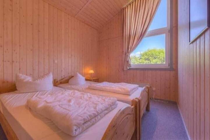 Ferienpark für 4 Personen, mit Terrasse und Sauna, mit Haustier in Röbel-Müritz - 2