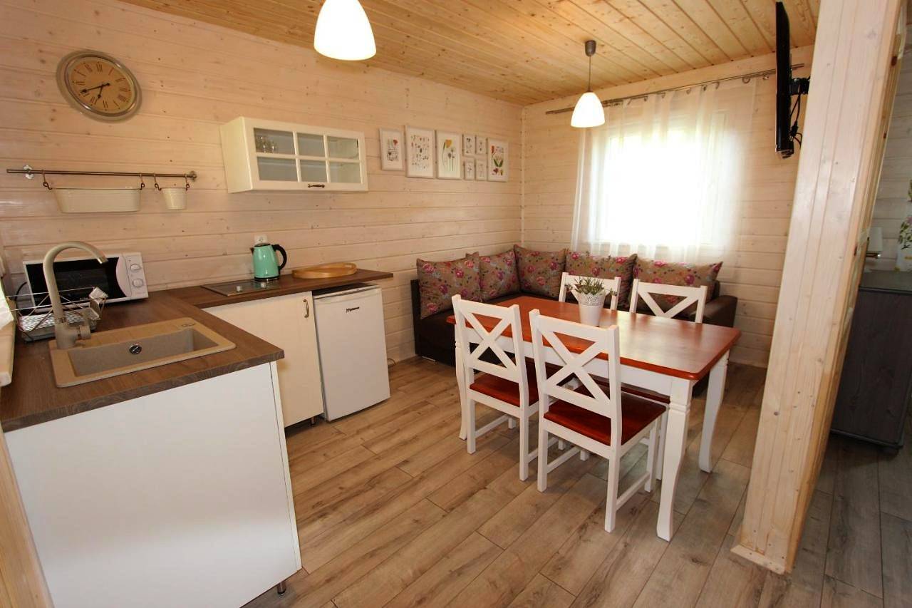 Czerwone Korale in Sarbinowo, Powiat koszaliński