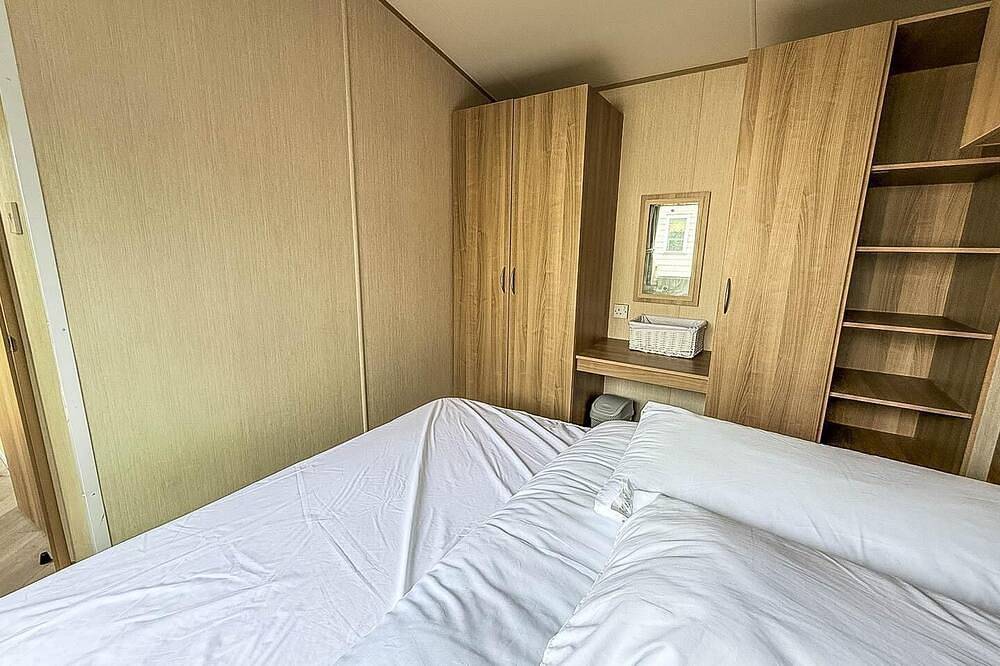 8 berth caravan at California Cliffs by Scratby beach in Norfolk in California (Great Yarmouth), Great Yarmouth
