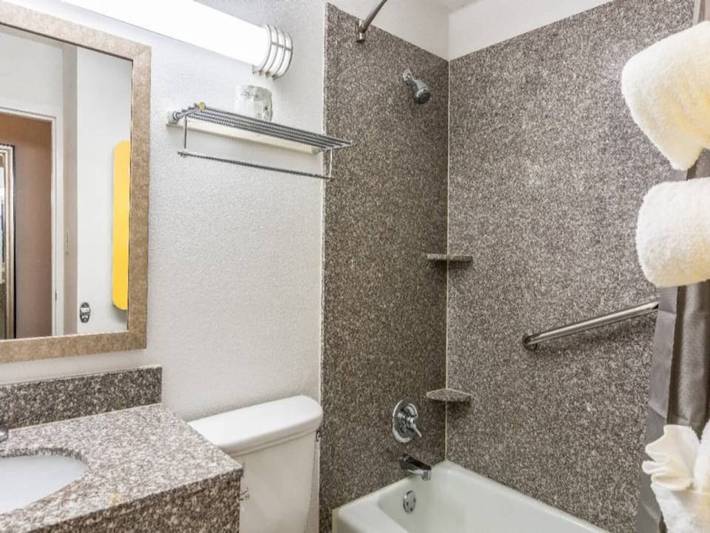 Entire apartment, 2 Queen Beds | Non-Smoking, Micfridge in Virginia