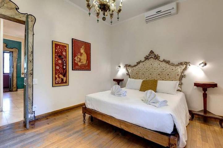 Apartamento entero, Spacious 5-bedroom apartment in charming Firenze with Ac in Florencia, Provincia de Firenze